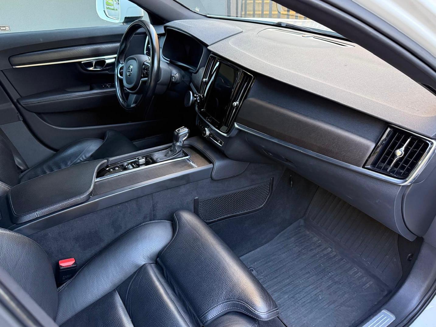 Volvo V90 Cross Country 2019, photo 7/10