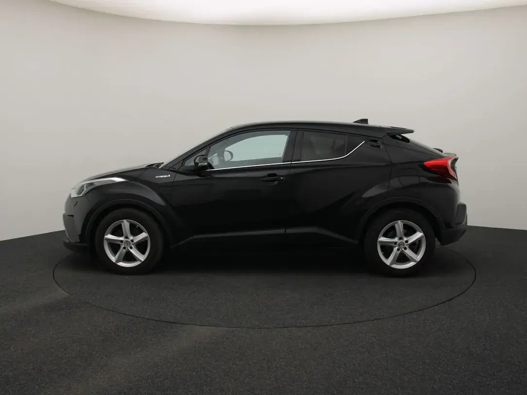 Toyota C-HR 2017, kuva 6/10