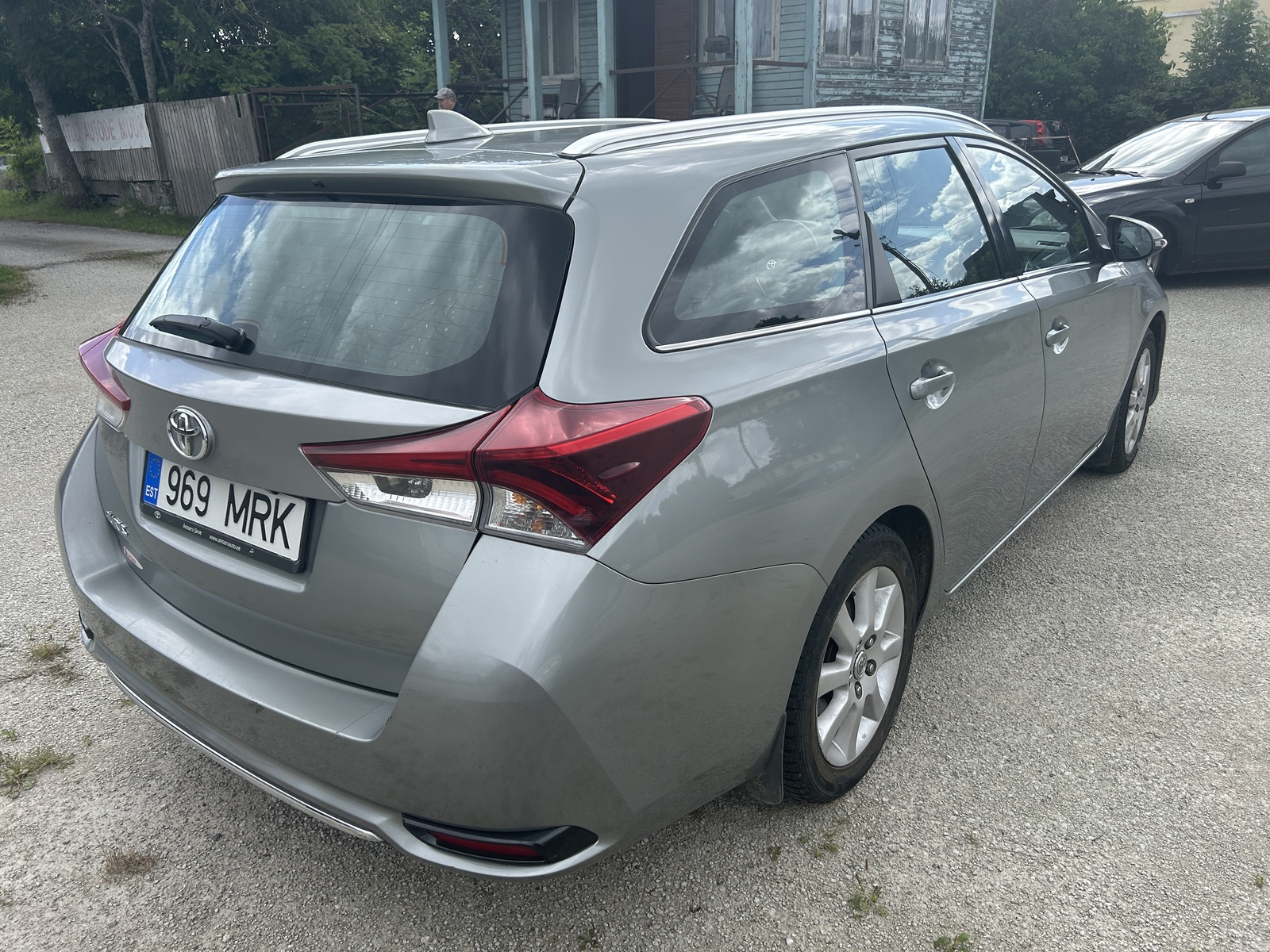 Toyota Auris 2017, photo 2/9