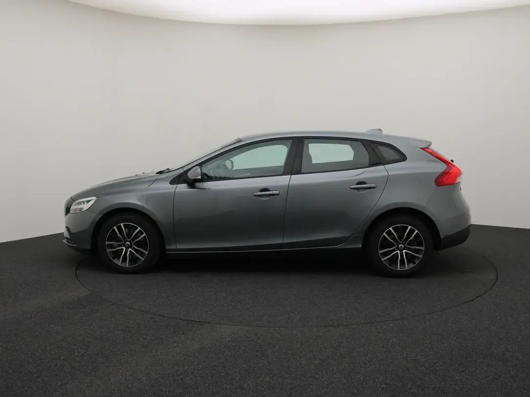Volvo V40 Polar+ 1.5 90kW 2020, photo 6/32