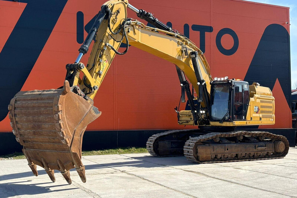 Caterpillar 352, 317 kW, diesel