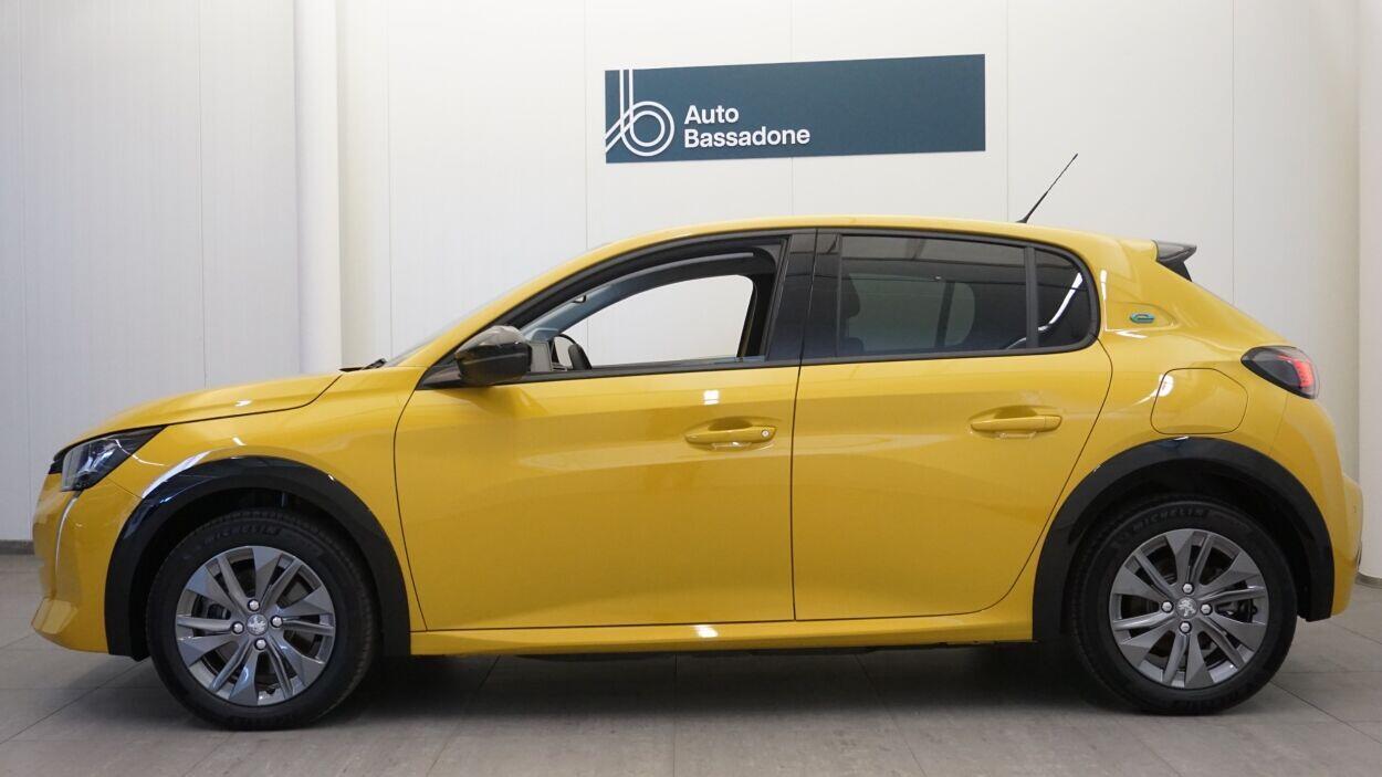 Peugeot 208 2023, photo 3/10