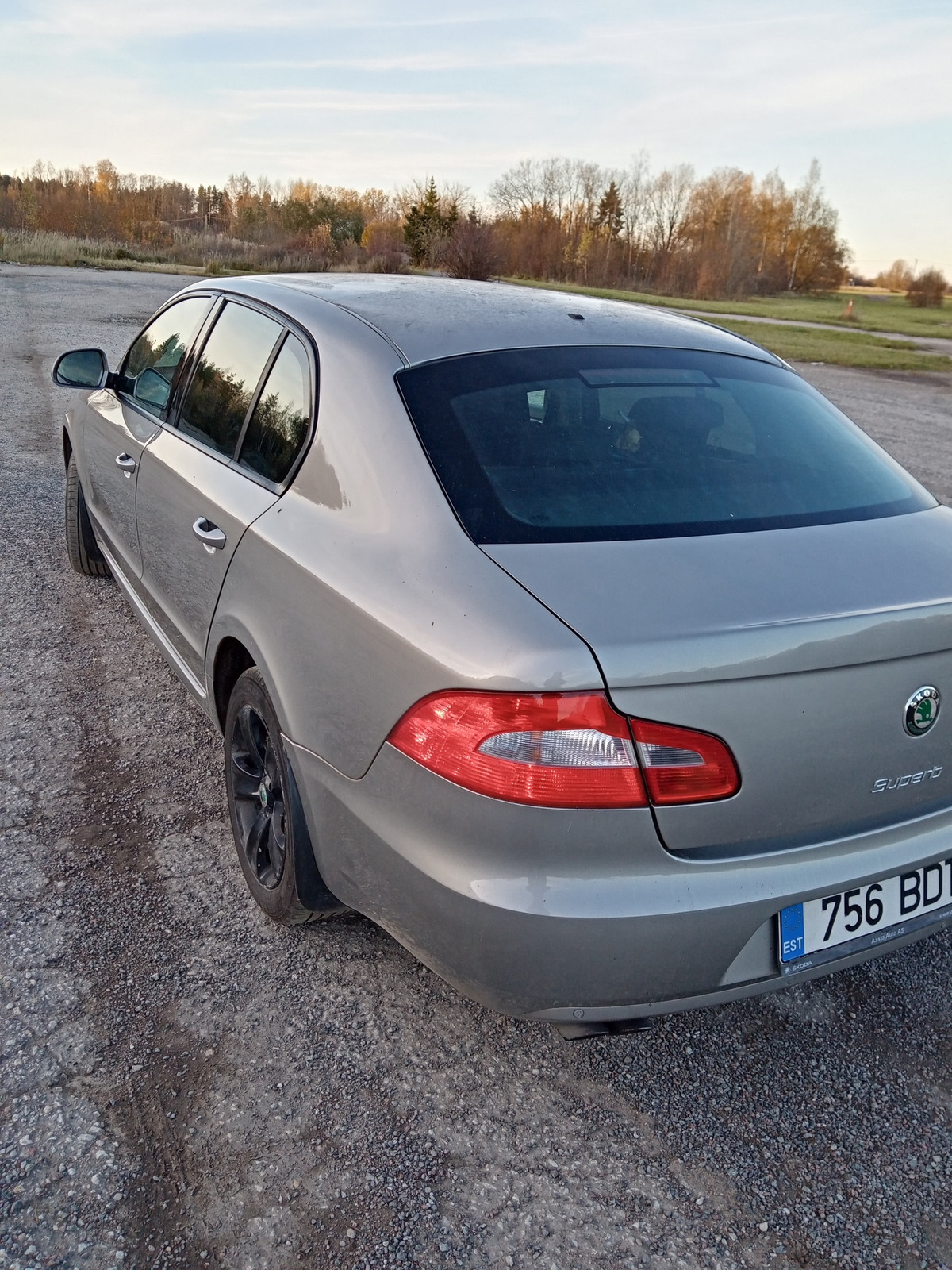 Škoda Superb 2011, photo 7/15