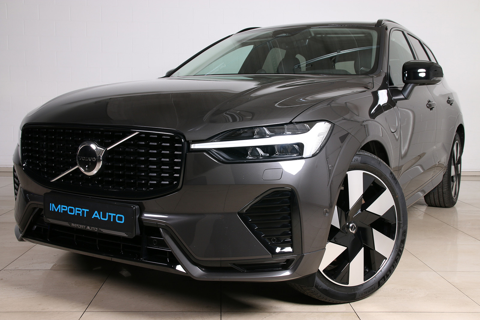 Volvo XC60 AWD ULTRA DARK LUXURY XENIUM FULL 2.0 T6 Long Range Plug-In-Hybrid 293kW