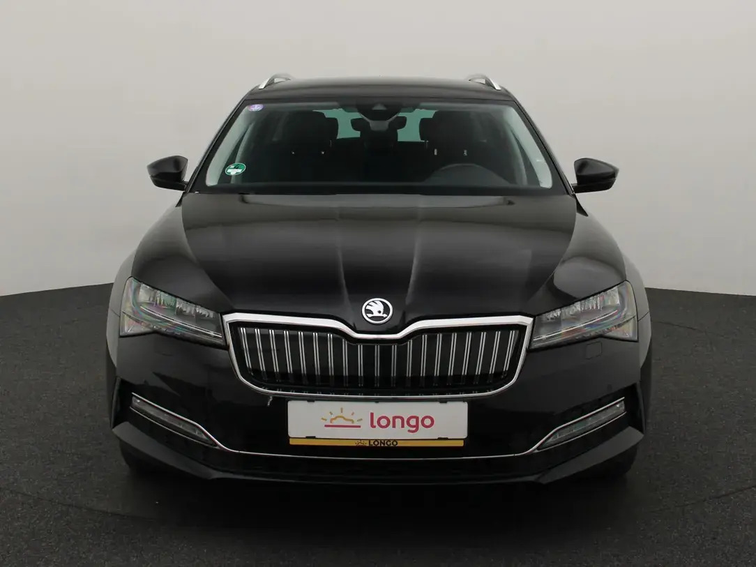 Škoda Superb 2022, photo 3/36