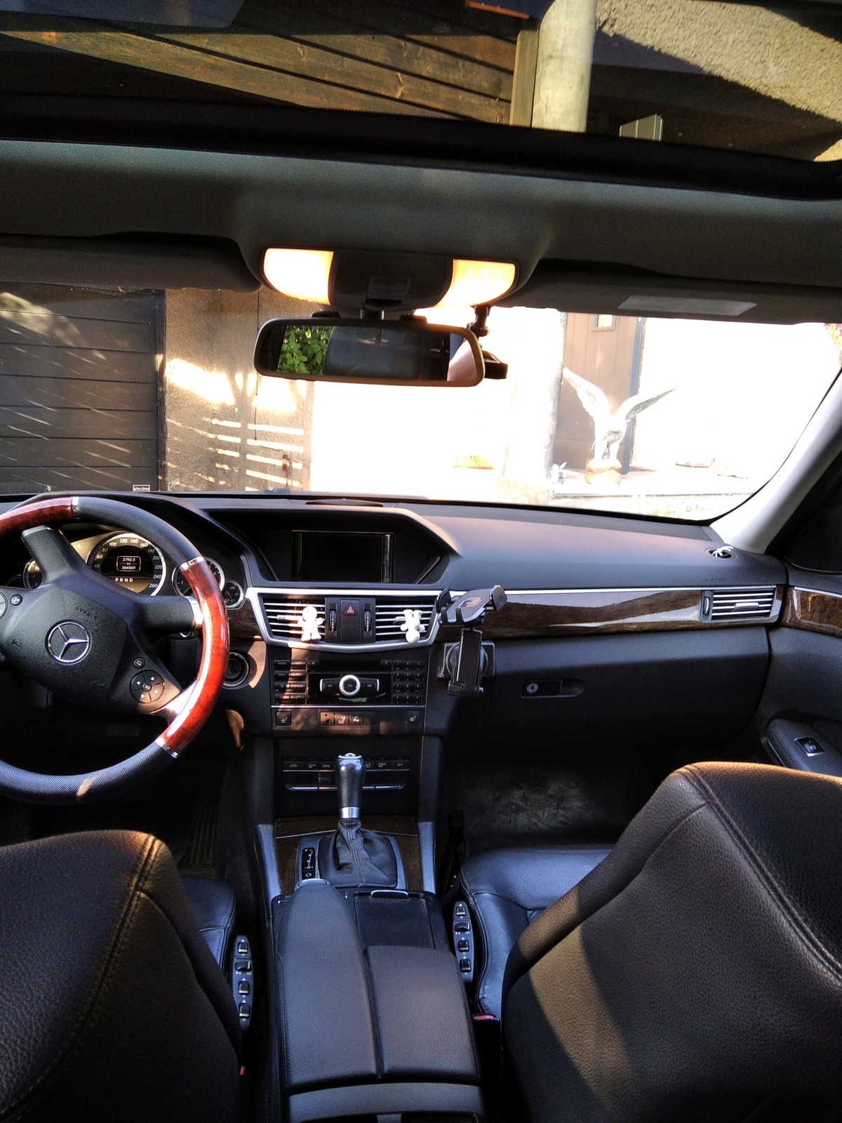 Mercedes-Benz E 200 2011, kuva 3/3
