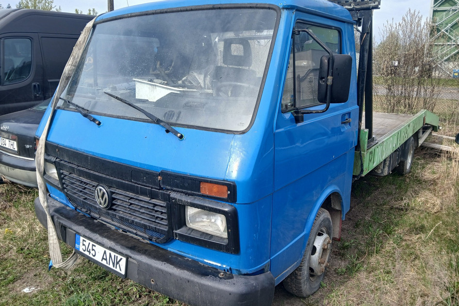 Volkswagen LT40D, 1992, 2.4, 68 kW, diesel, manual, rear-wheel drive