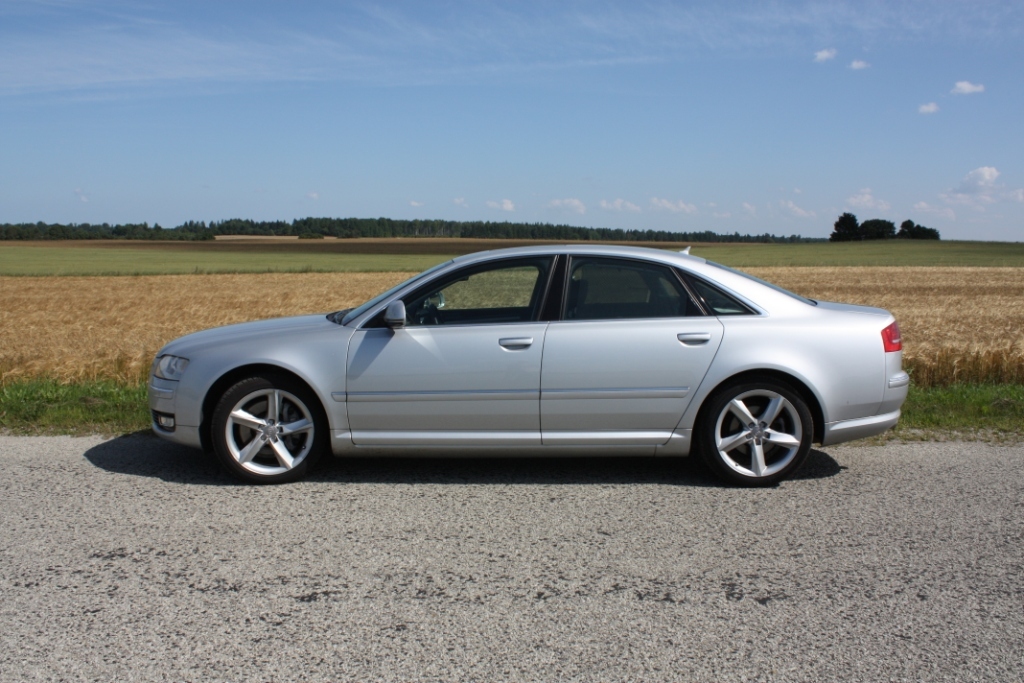 Audi A8 2008, photo 2/10