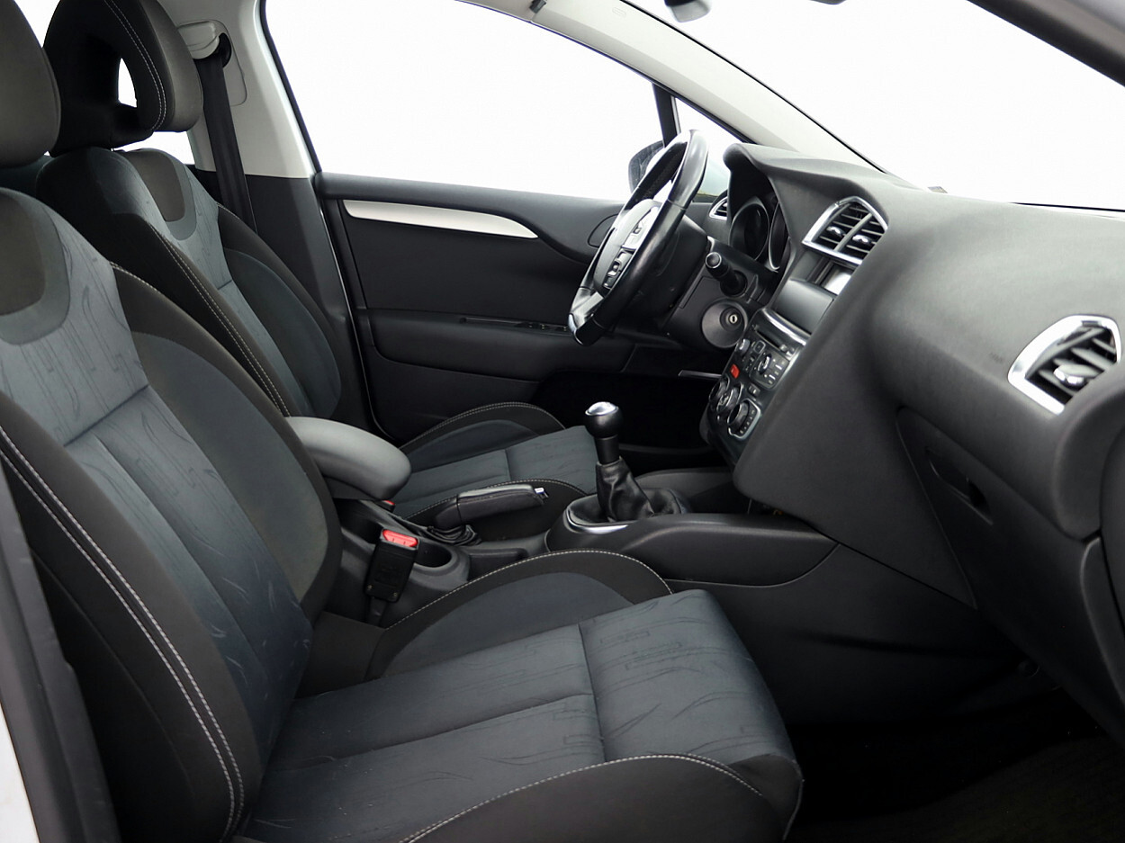 Citroën C4 2011, photo 6/8