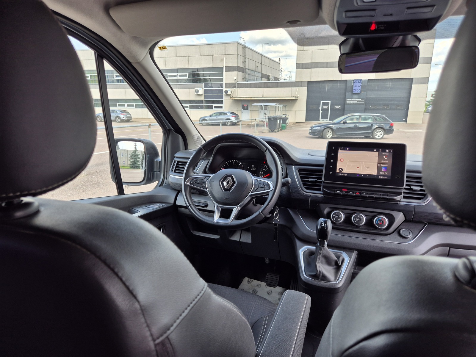 Renault Trafic 2023, photo 6/9