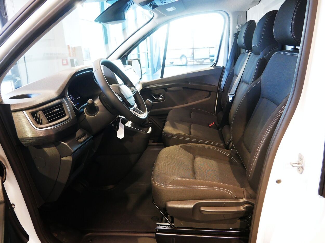 Renault Trafic E-TECH kaubik 90kW 2026, kuva 6/15