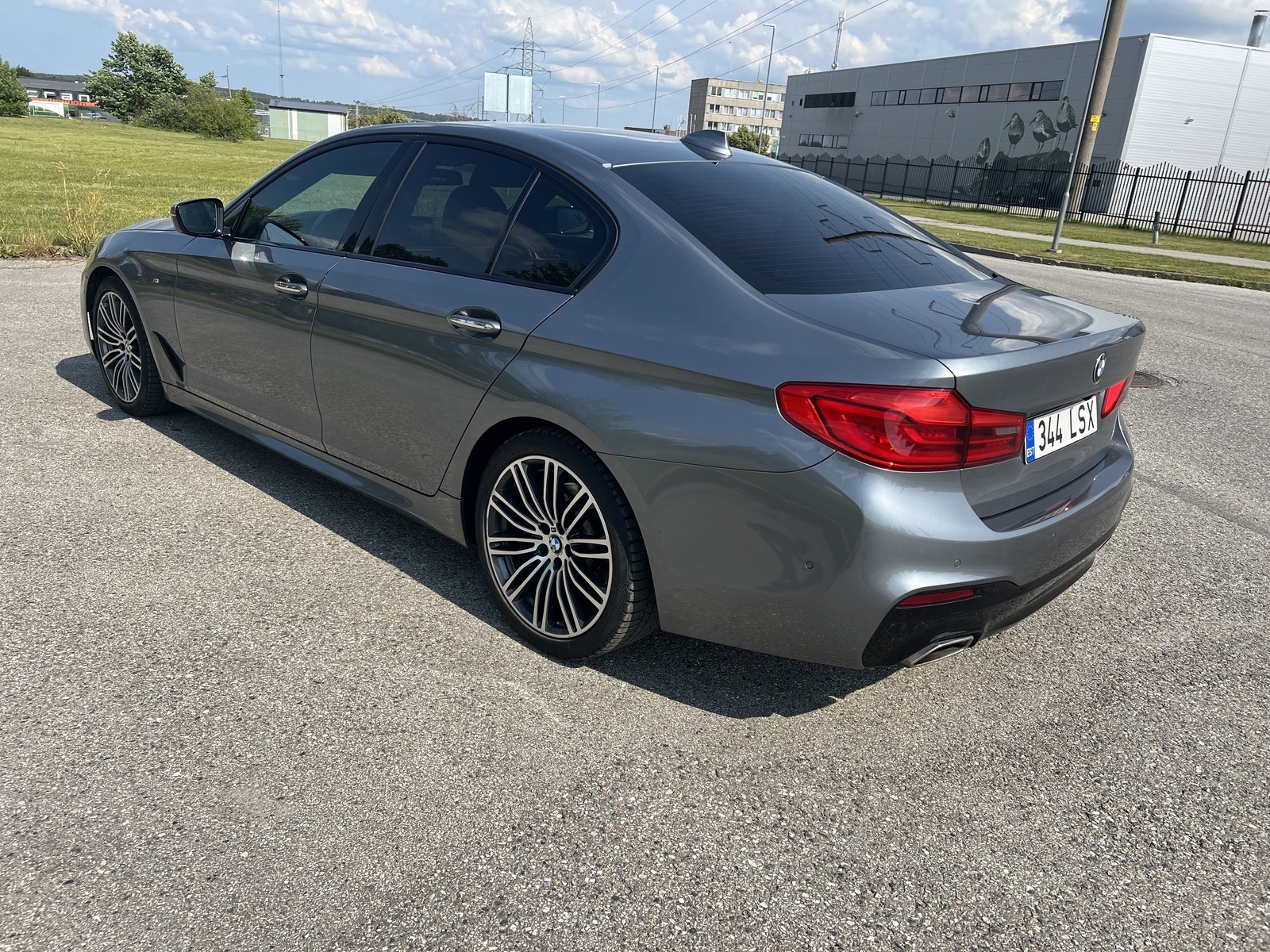 BMW 520 2017, photo 3/11