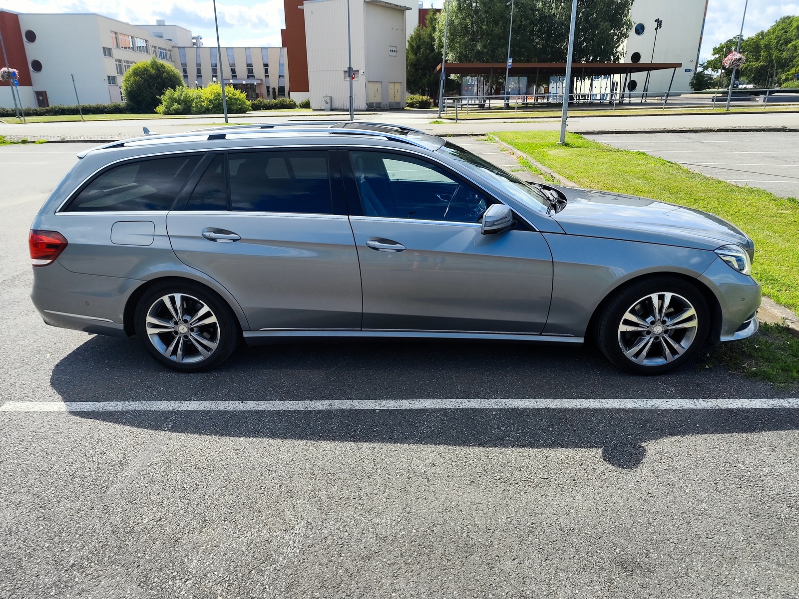 Mercedes-Benz E 250 2015, kuva 4/19
