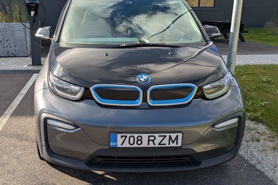 BMW i3, 2017, 0.6, 28 kW, pistikhübriid (bensiin/elekter), automaat, tagavedu