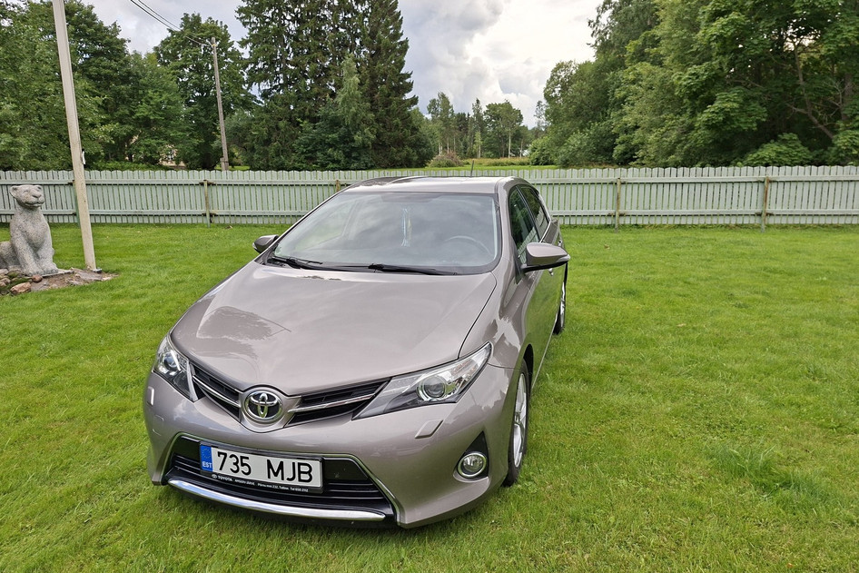 Toyota Auris, 2013, 1.6, 97 kW, bensiin, automaat, esivedu