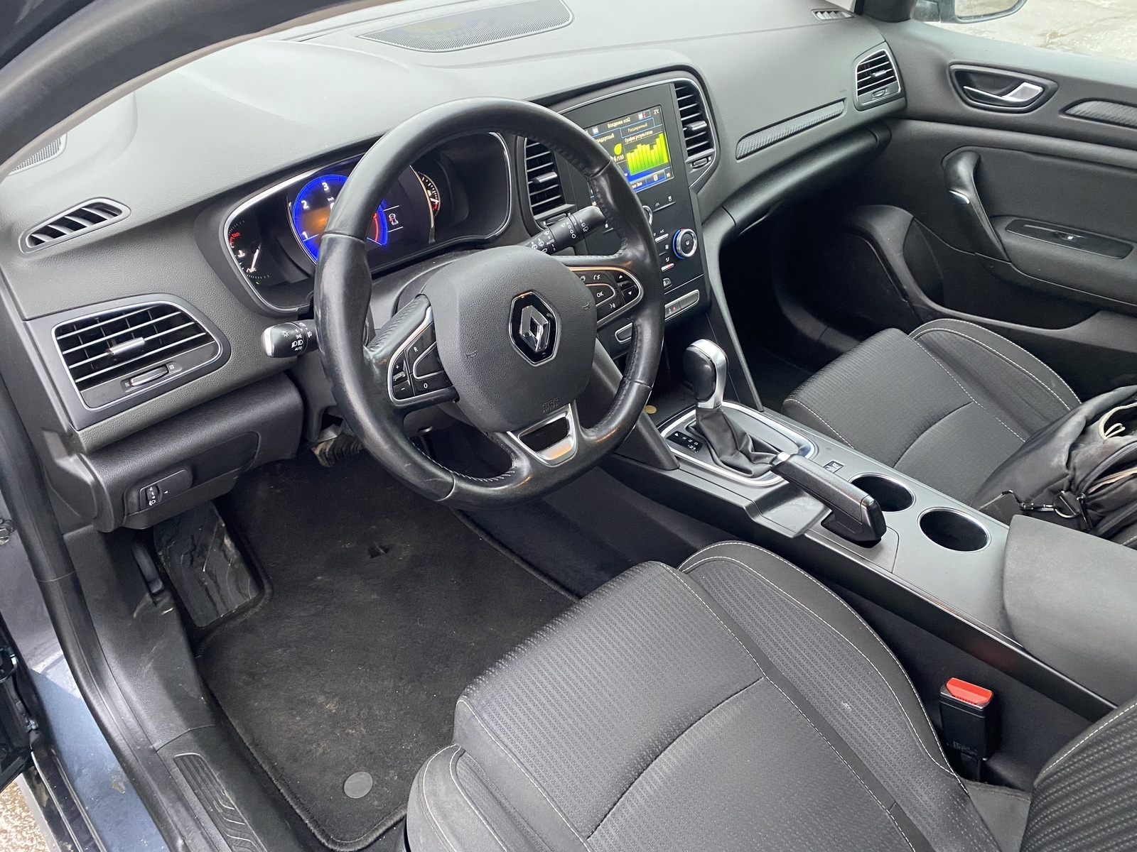 Renault Megane 2019, photo 7/10