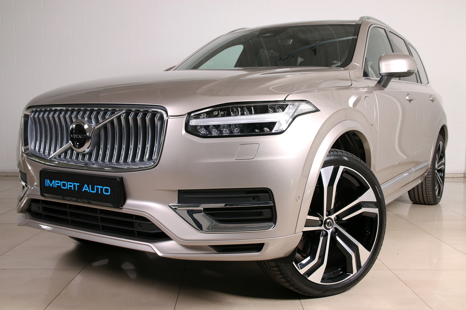 Volvo XC90 AWD BRIGHT 7 XENIUM INTELLI SAFE FULL 2.0 T8 Recharge Long Range Plug-In-Hybrid MY25 335kW