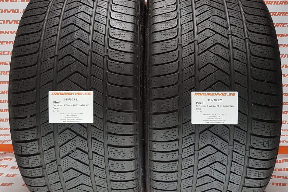 Used studless winter tire 315/30R21 Pirelli SottoZero 3 FR XL 105/V NO -