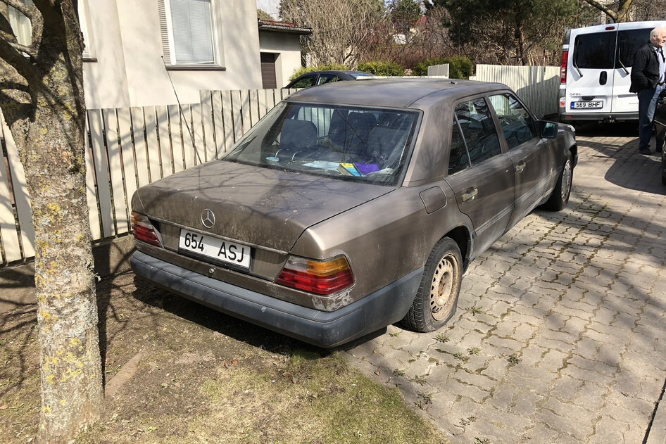 Mercedes-Benz 250, 1987, 2.5, 66 kW, дизель, механическая, задний привод