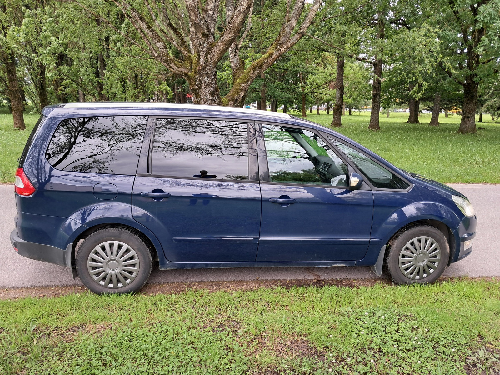 Ford Galaxy 2012, photo 2/11