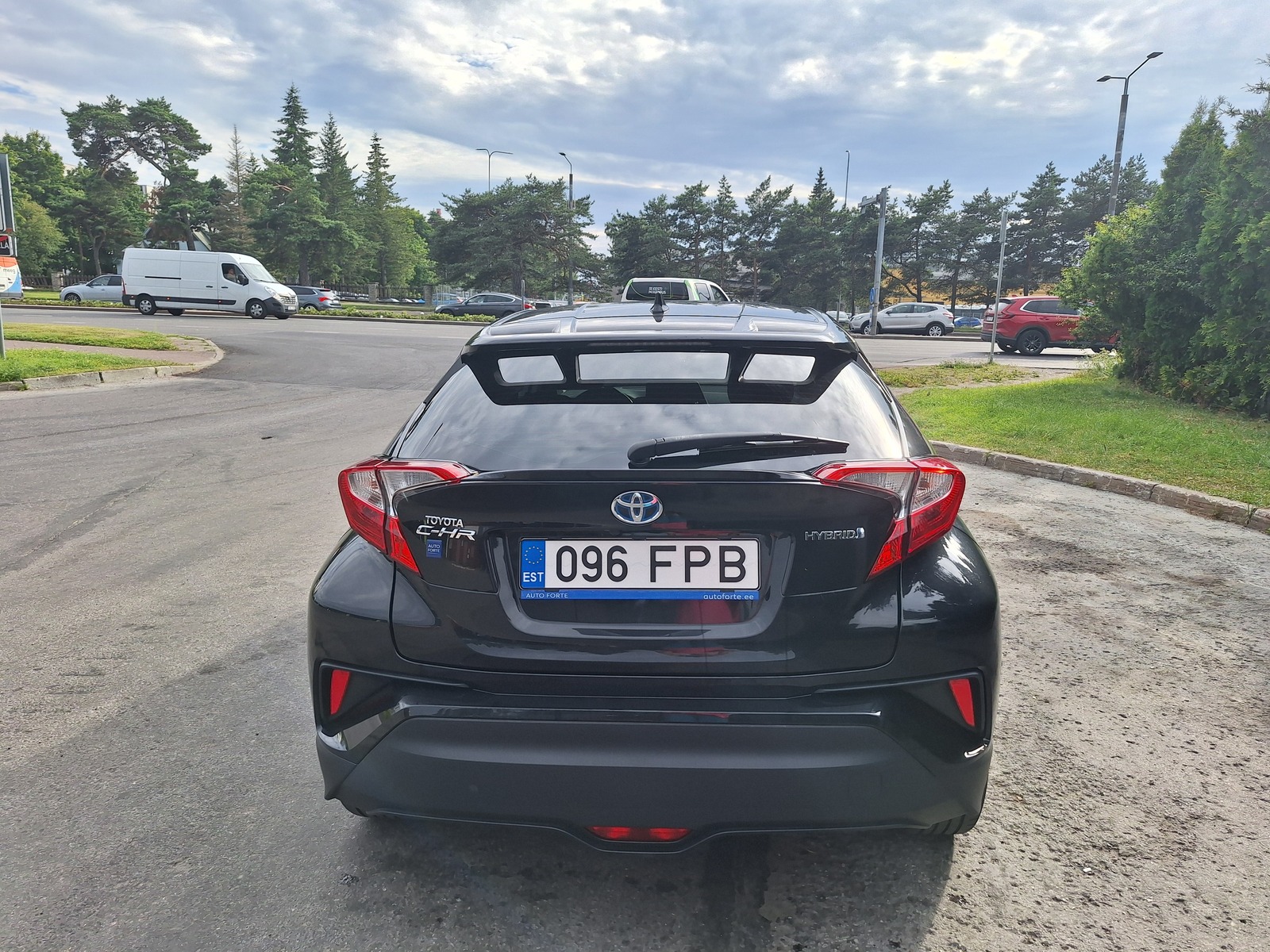 Toyota C-HR 2019, photo 2/6