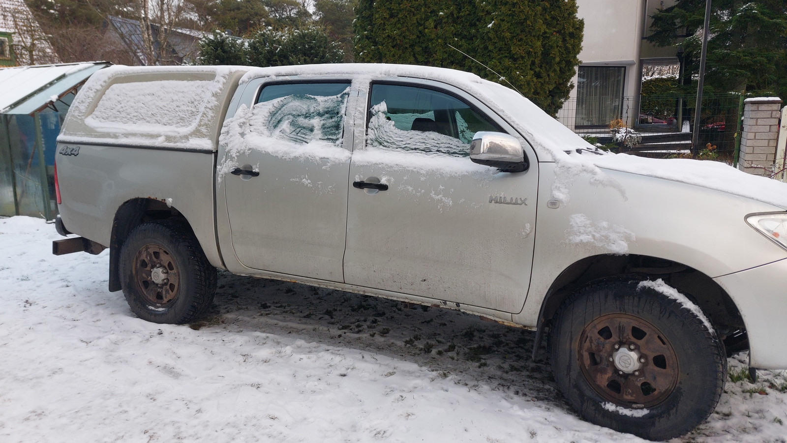 Toyota Hilux 2011, kuva 4/4