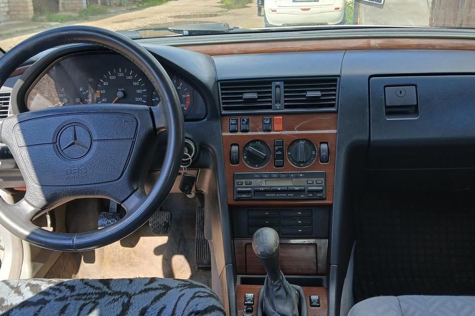 Mercedes-Benz C 200, 1993, 55 kW, dīzelis, manuālā, aizmugurējā piedziņa