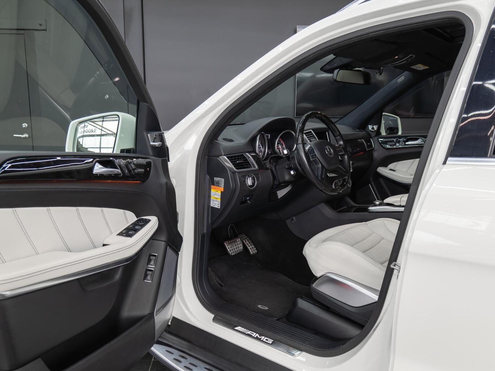 Mercedes-Benz GL 63 AMG 2015, kuva 4/15