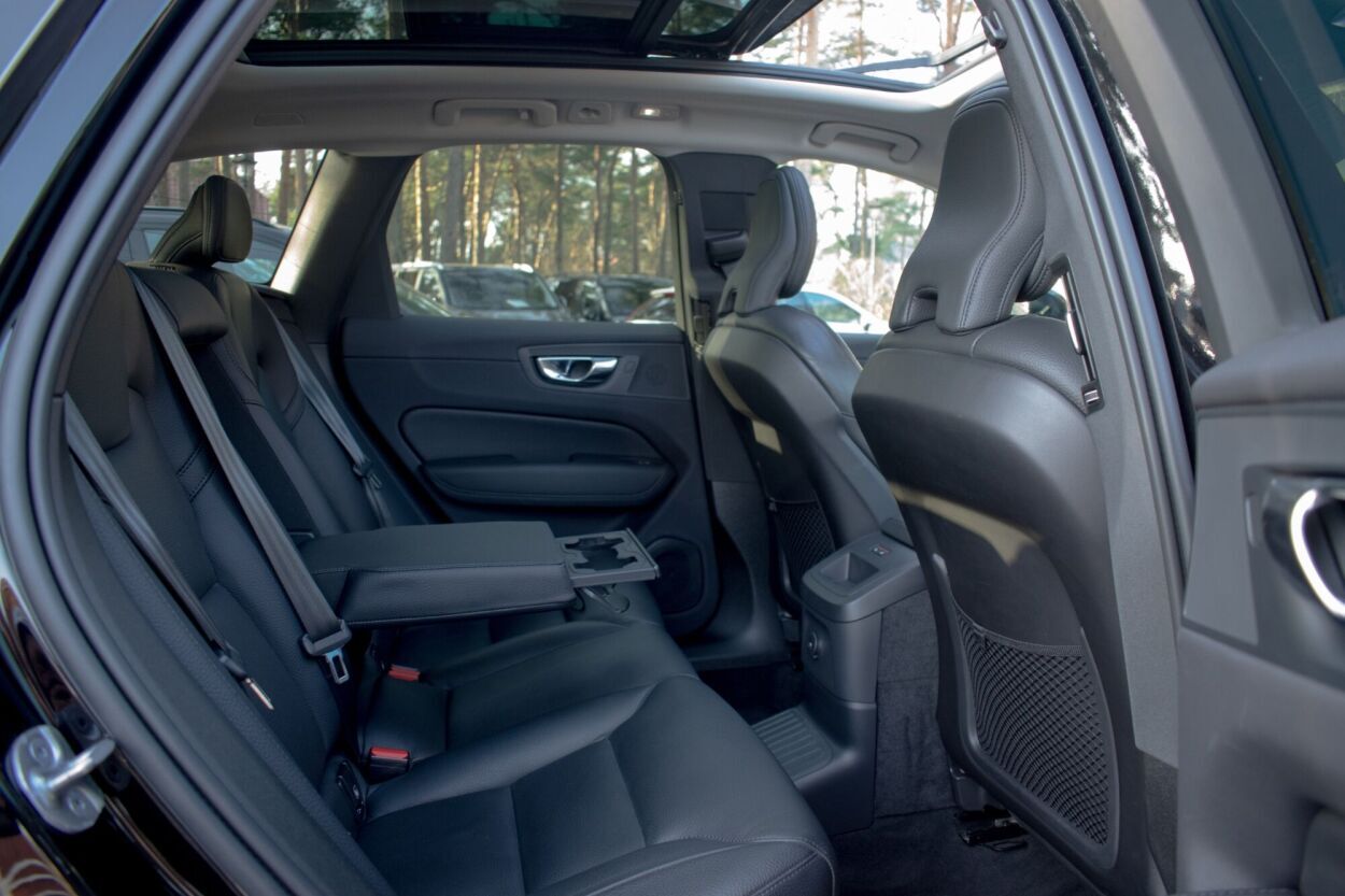 Volvo XC60 2022, photo 4/19
