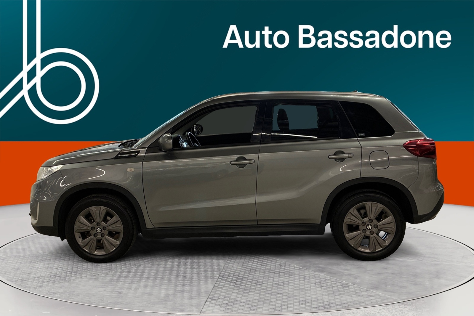 Suzuki Vitara 2019, photo 2/10
