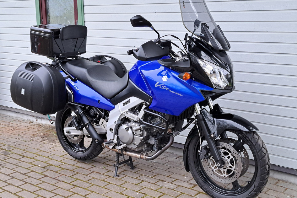 2005, benzīns, manuālā, aizmugurējā piedziņa