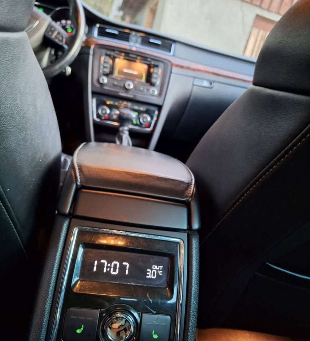 Škoda Superb 2011, kuva 4/5