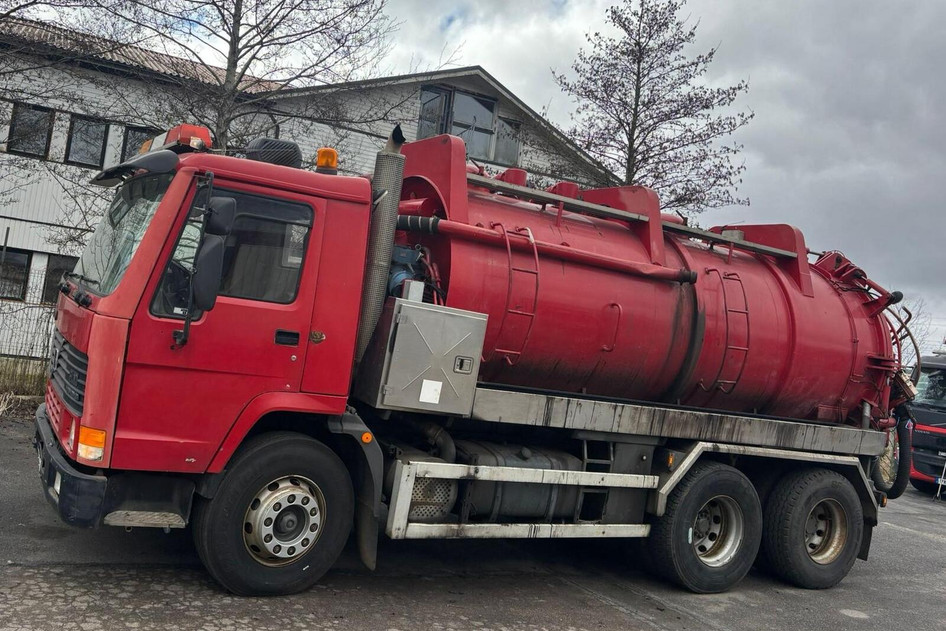 Volvo FL10 6X2, 235 kW, dīzelis, automātiskā