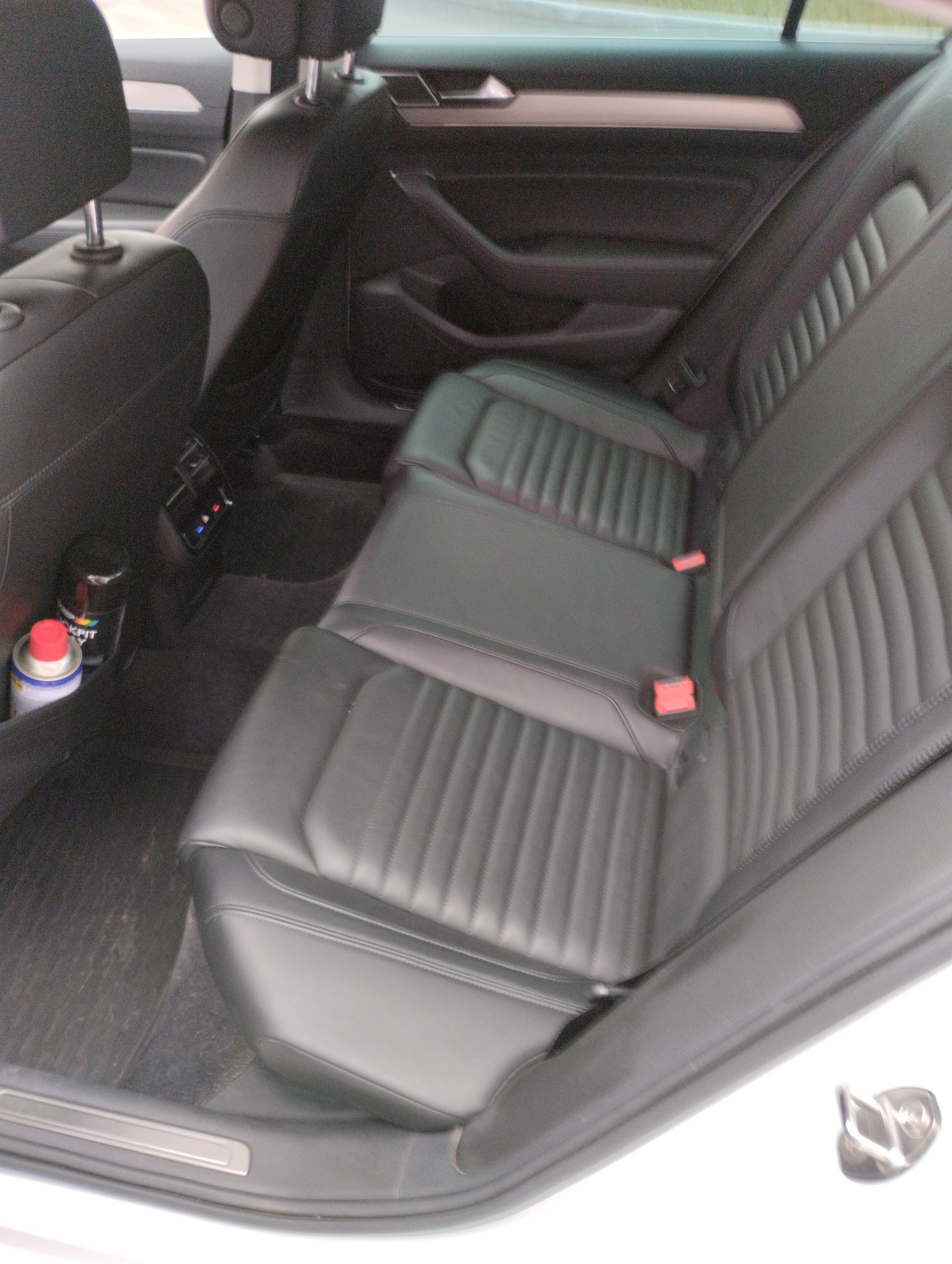 Volkswagen Passat 2018, photo 6/10