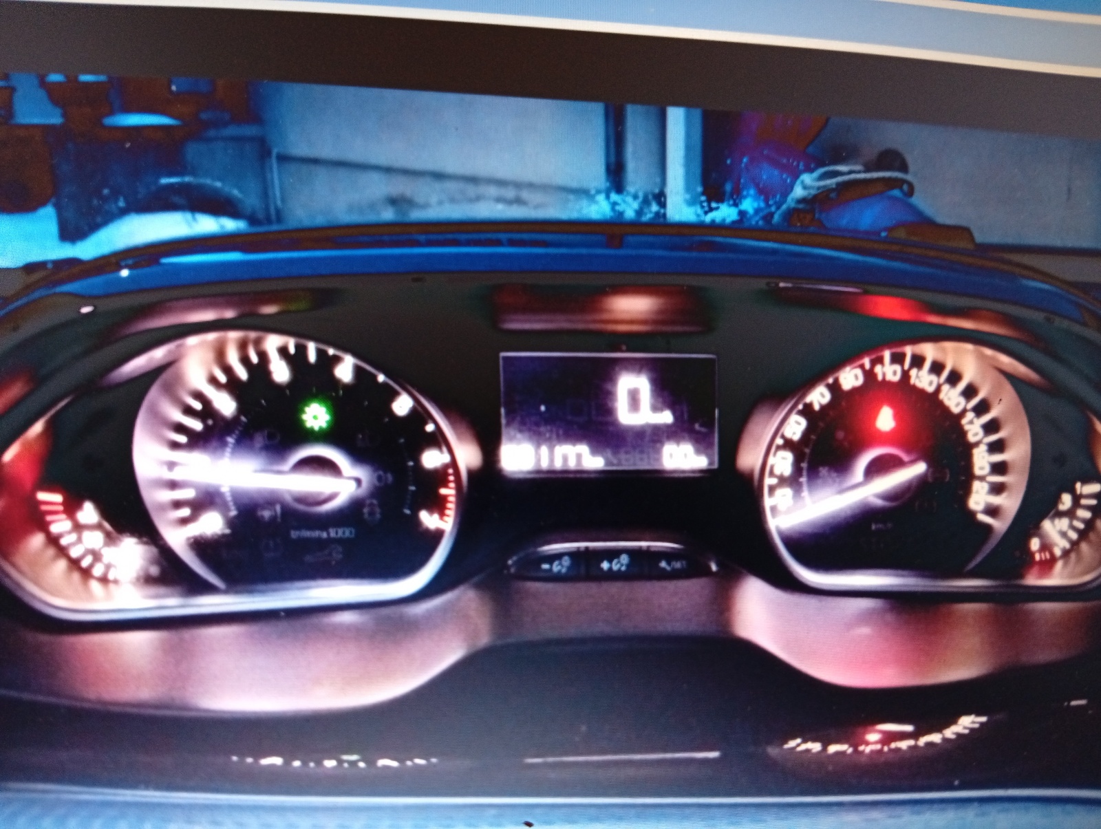 Peugeot 2008 2017, photo 4/7