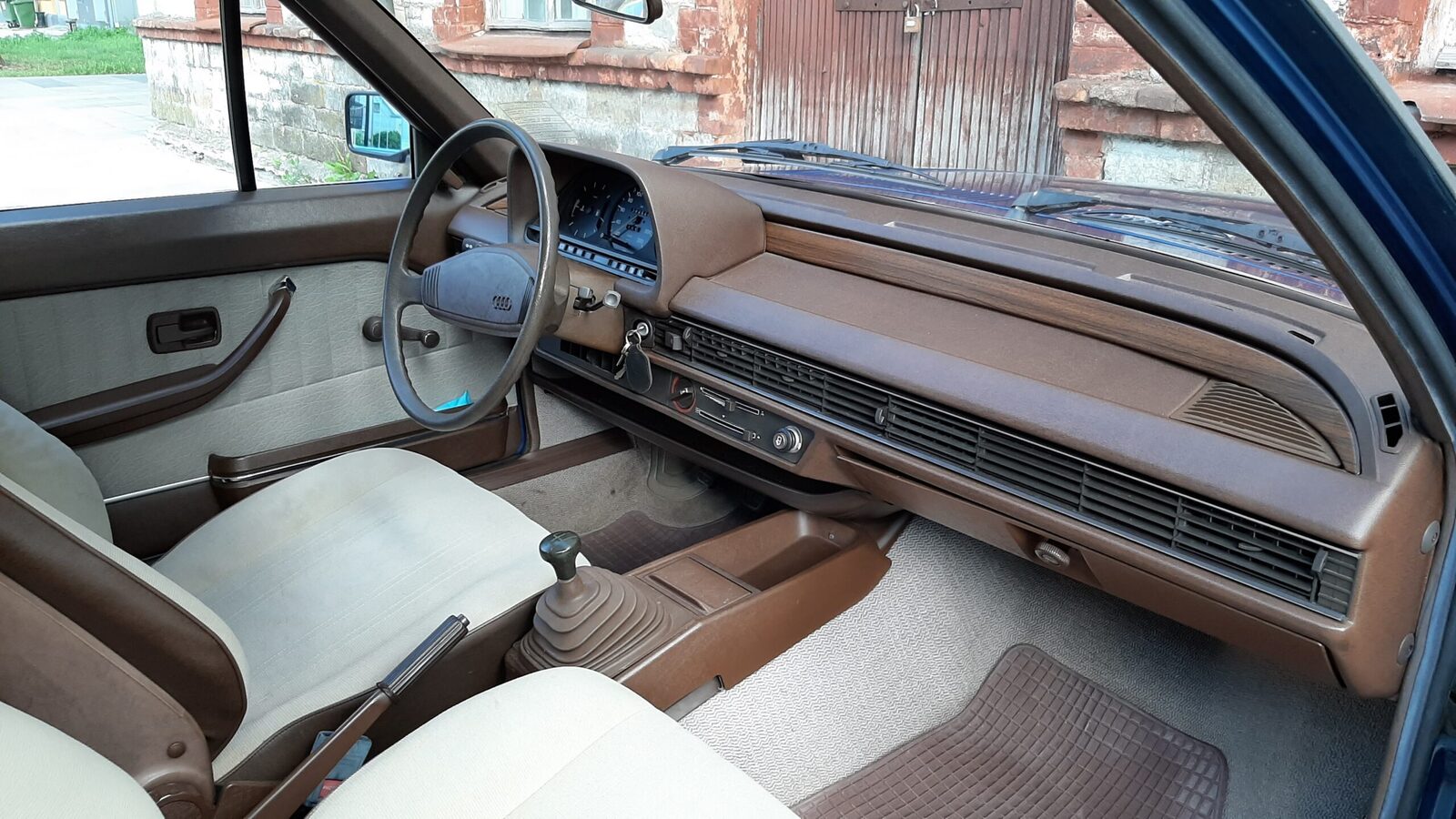 Audi 100 2D Sedan 2.0 84kW 1977, photo 7/13