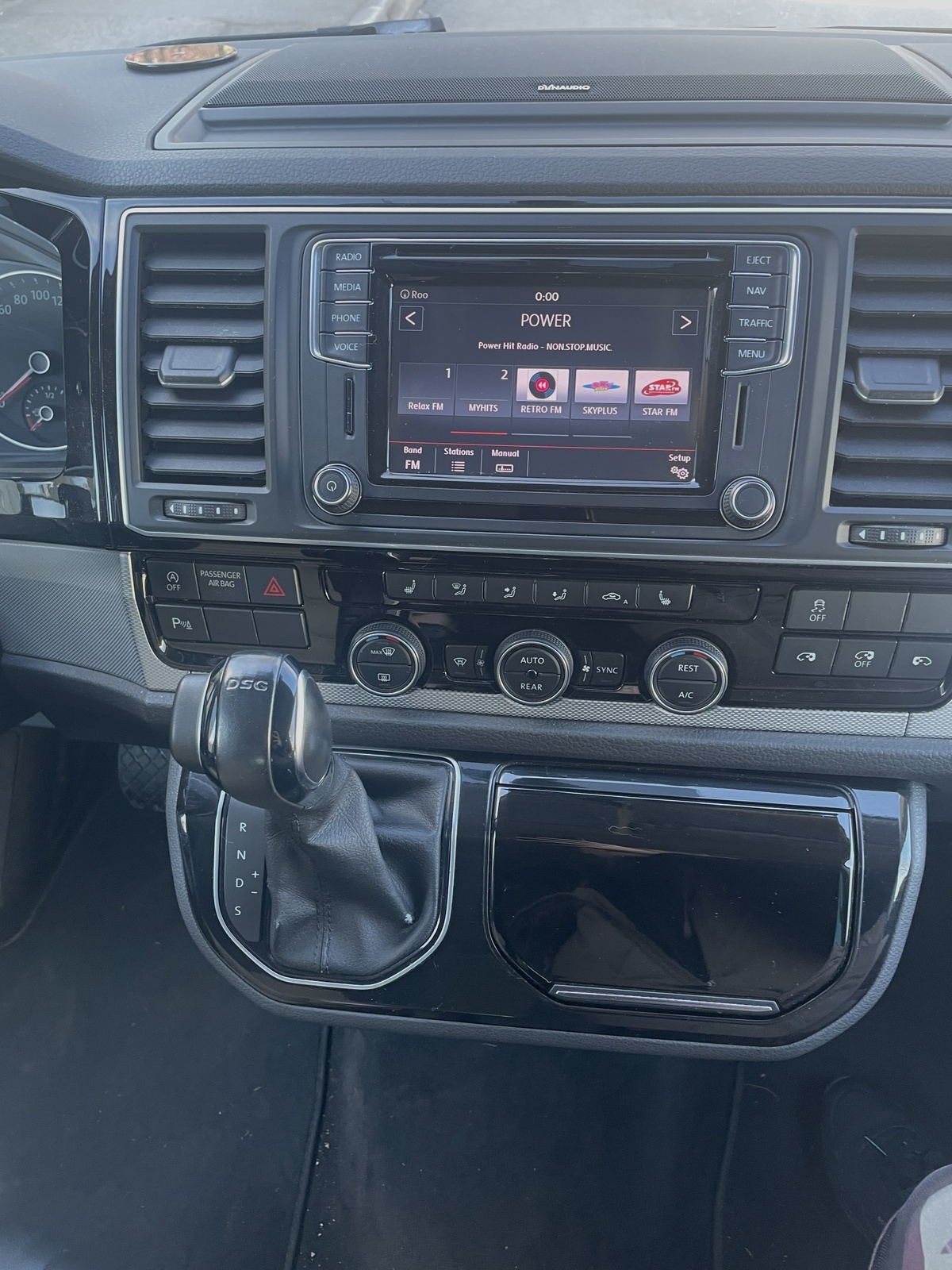 Volkswagen Multivan 2016, kuva 6/7