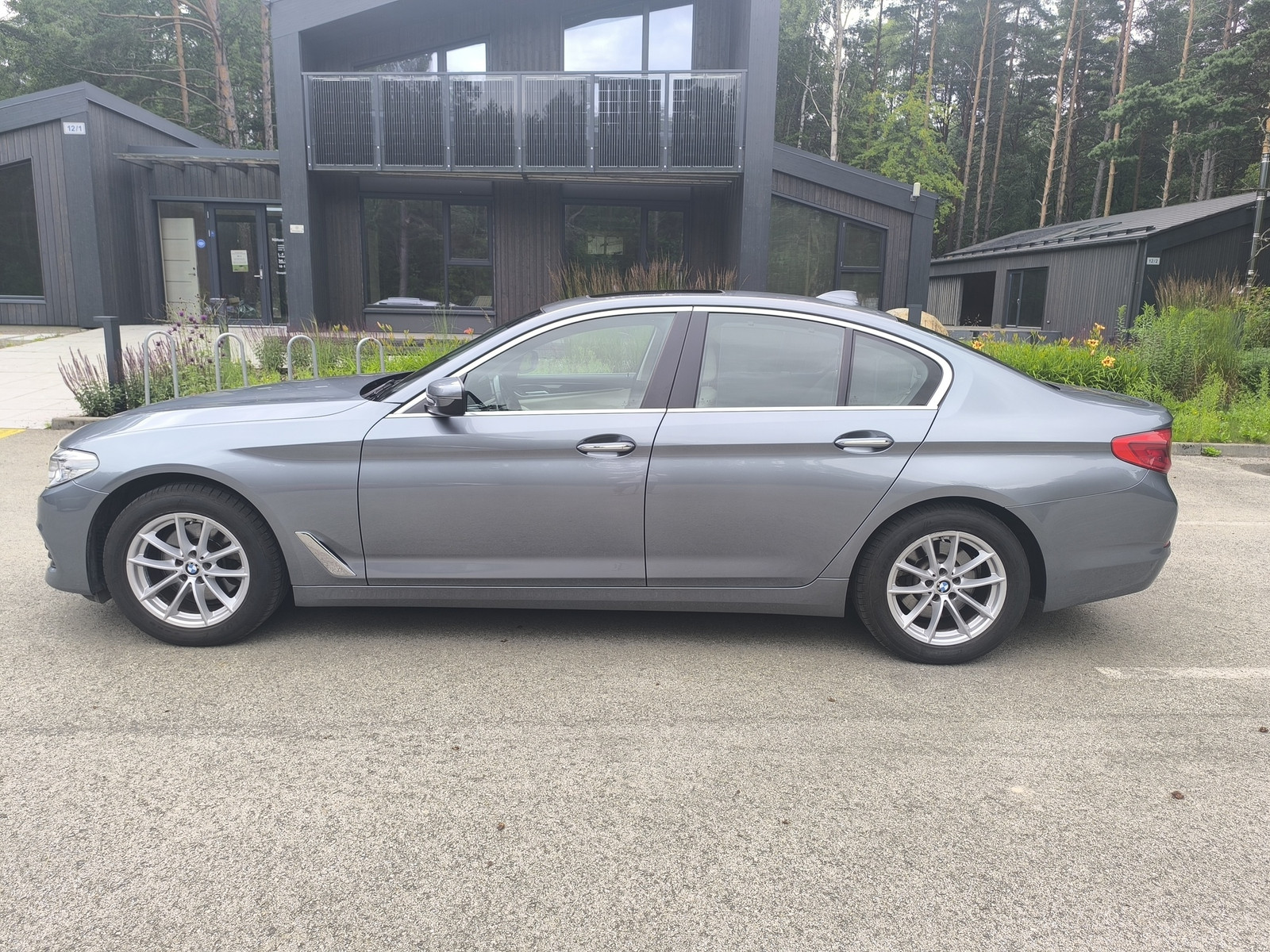 BMW 520 2018, photo 2/16