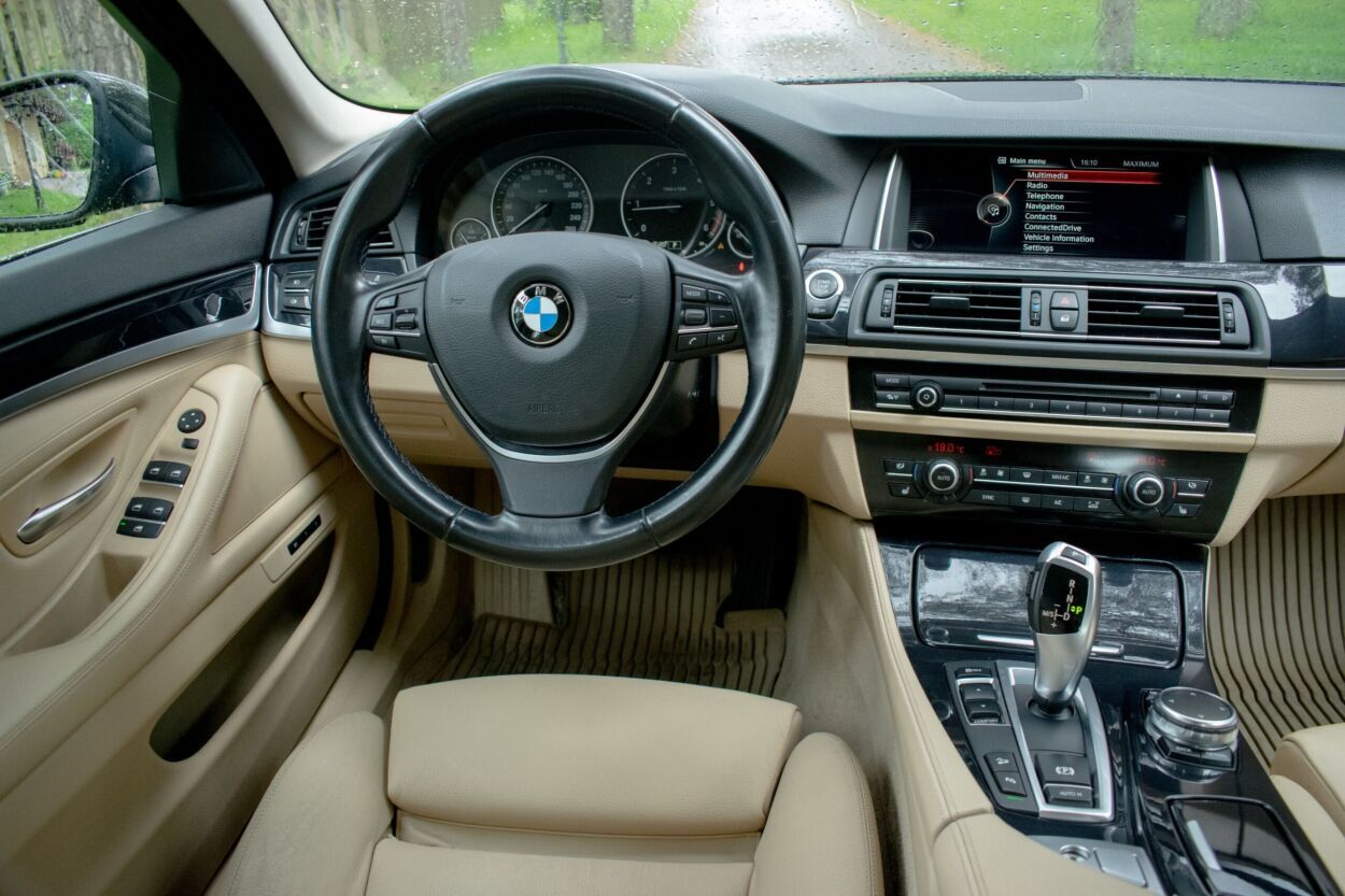 BMW 520 2016, photo 3/17