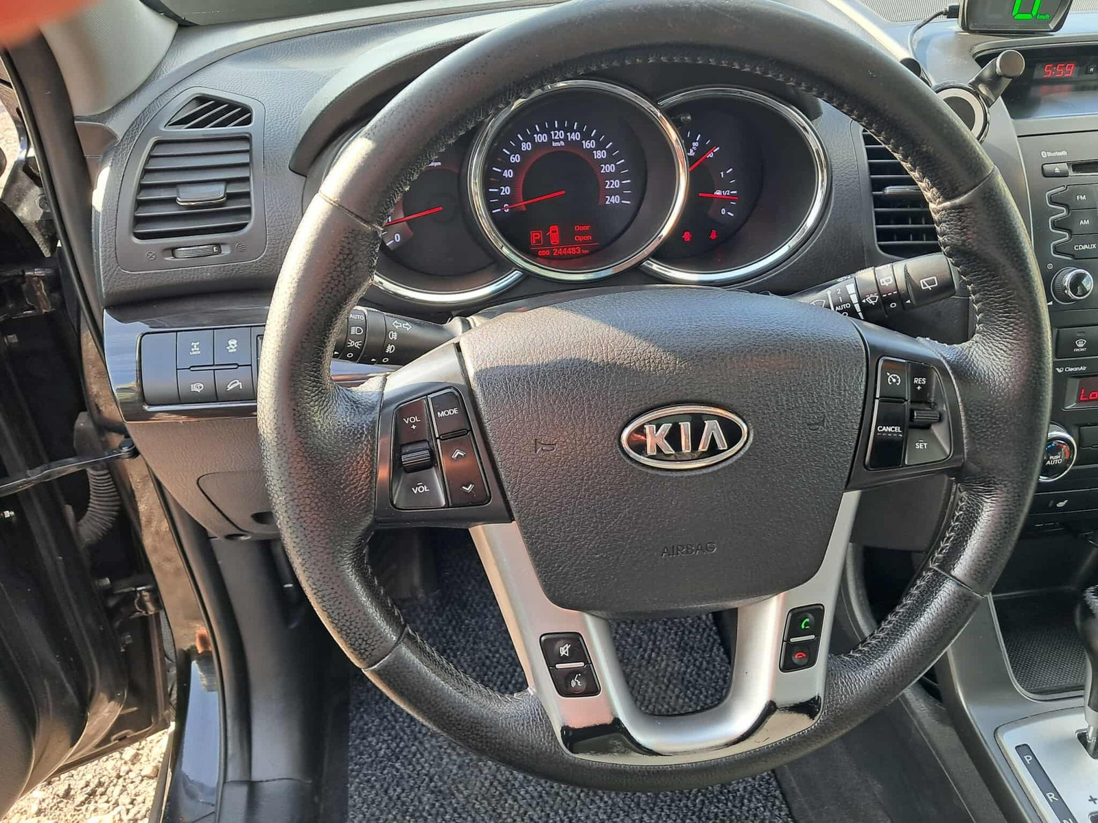Kia Sorento 2011, photo 7/10