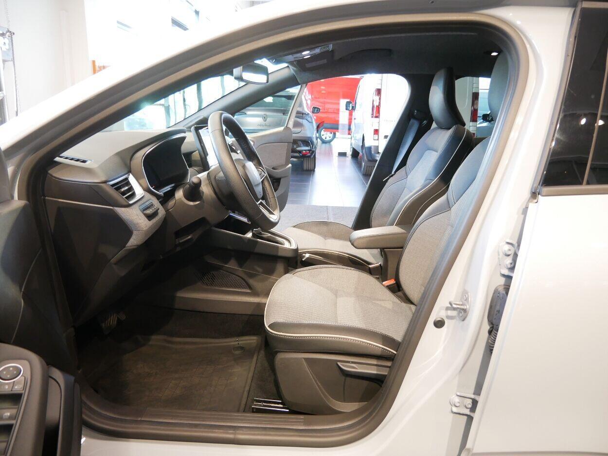 Renault Clio 2024, photo 7/11