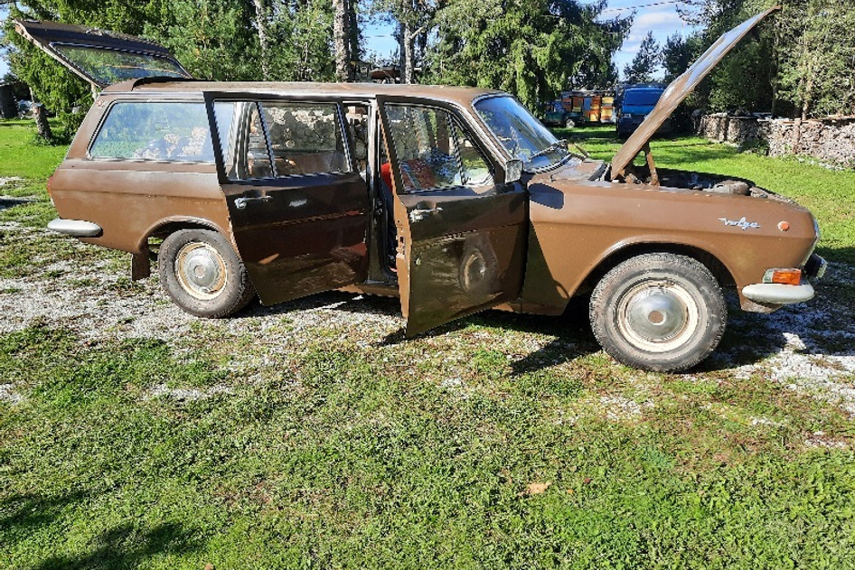 GAZ 24 Volga, 1979, 2.4, diesel, manual, rear-wheel drive