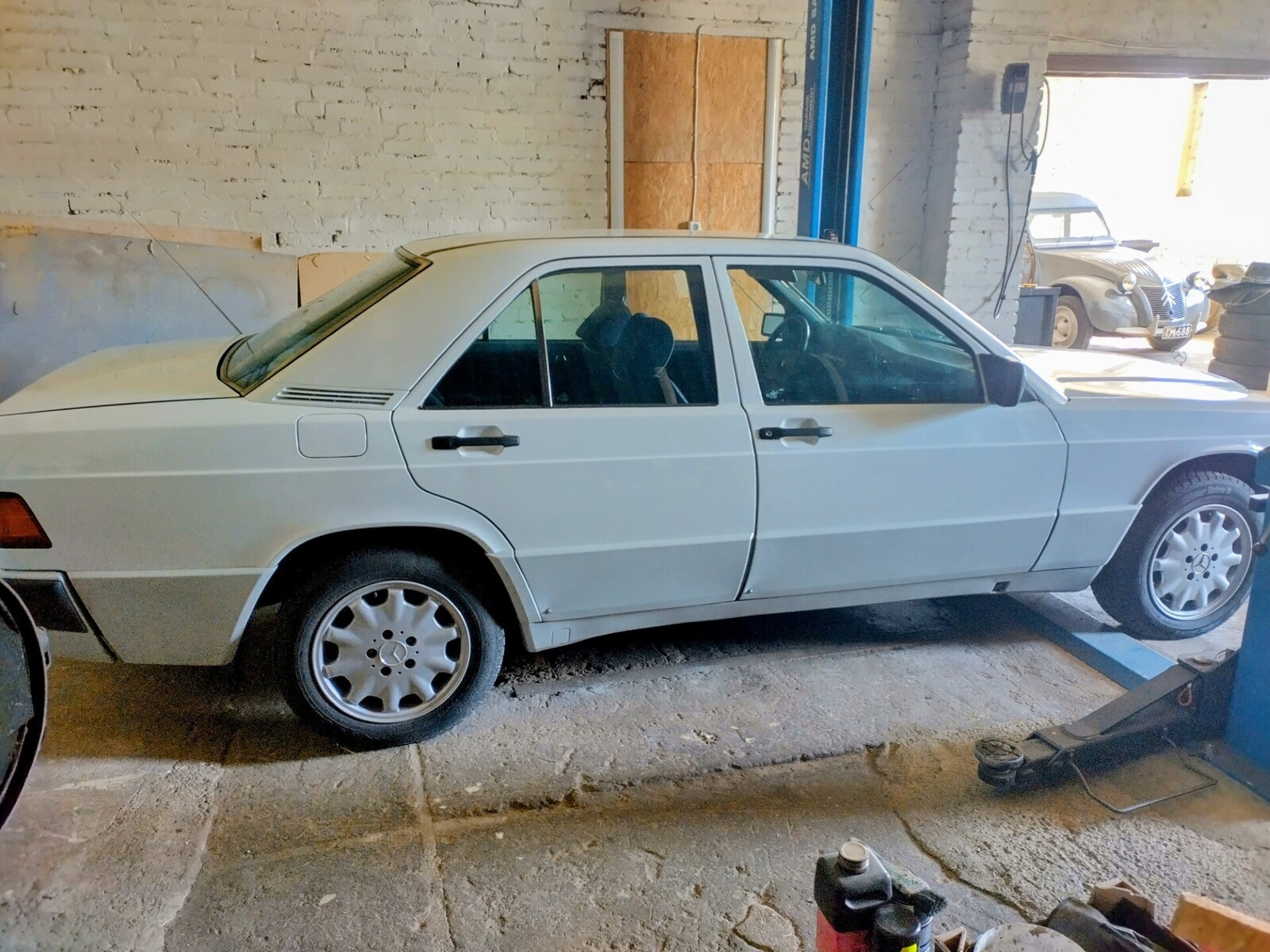 Mercedes-Benz 190
