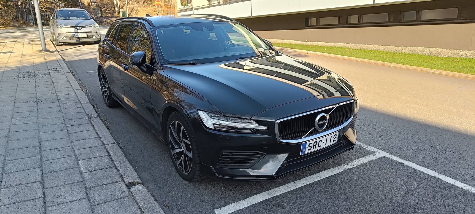 Volvo V60 2020, photo 4/24