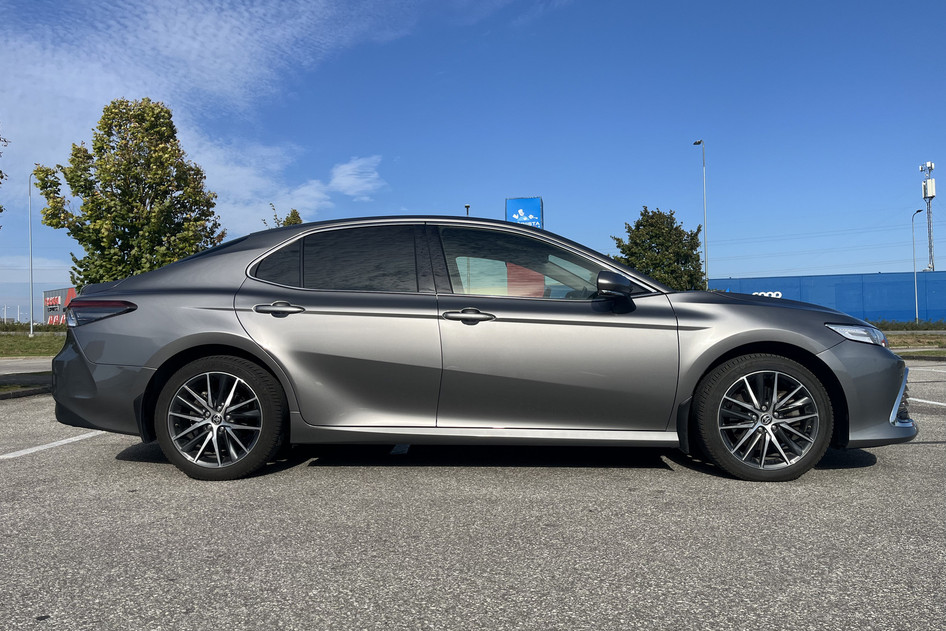 Toyota Camry, 2023, 2.5, 131 kW, hübriid (bensiin/elekter), automaat, esivedu