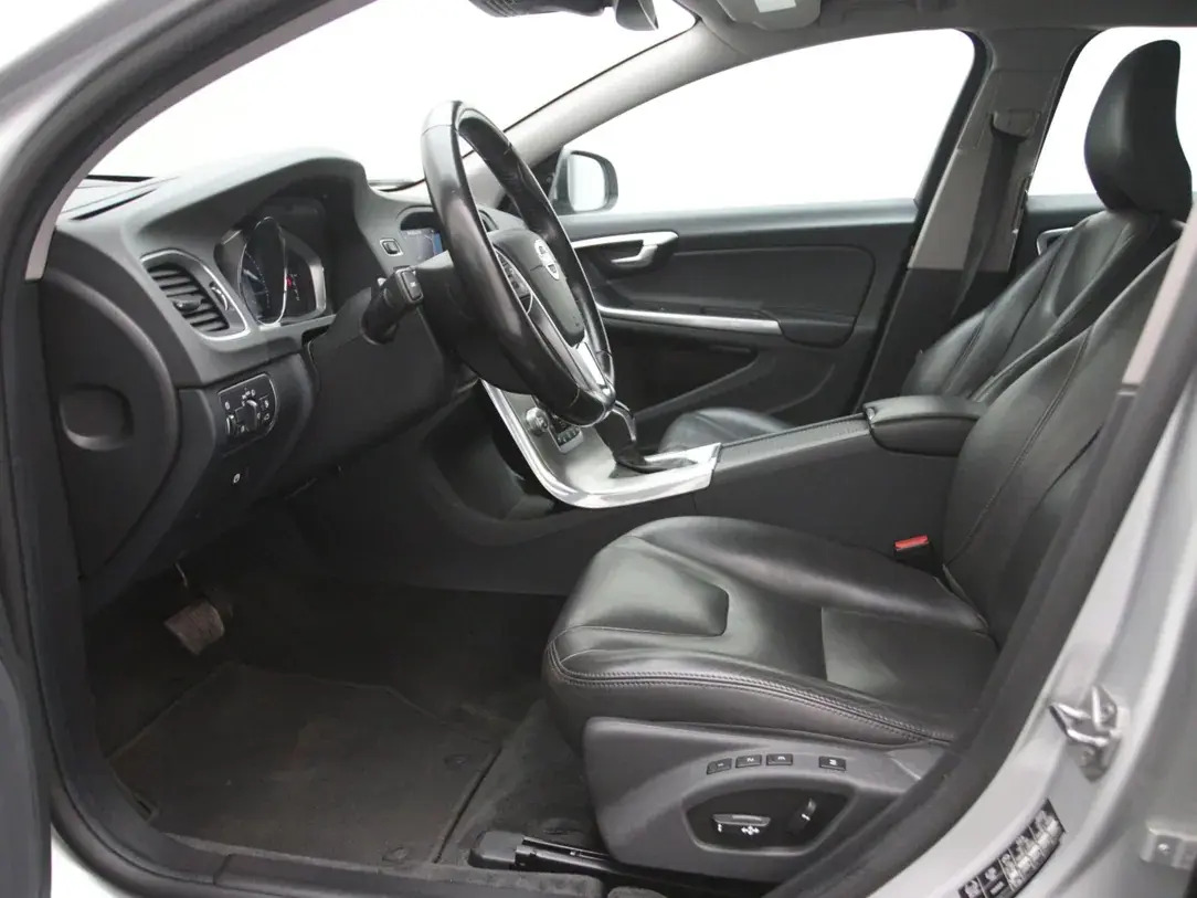 Volvo V60 Nordic+ 2.0 140kW 2016, photo 4/36