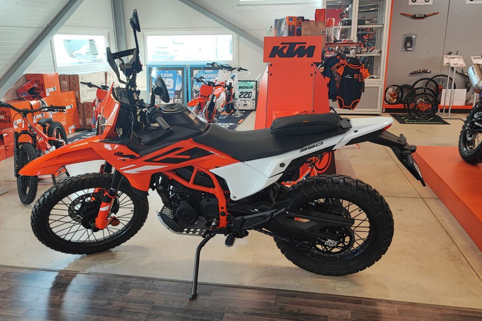 KTM 390 ENDURO R, 2026, 0.4, 33 kW, bensiin, manuaal, tagavedu