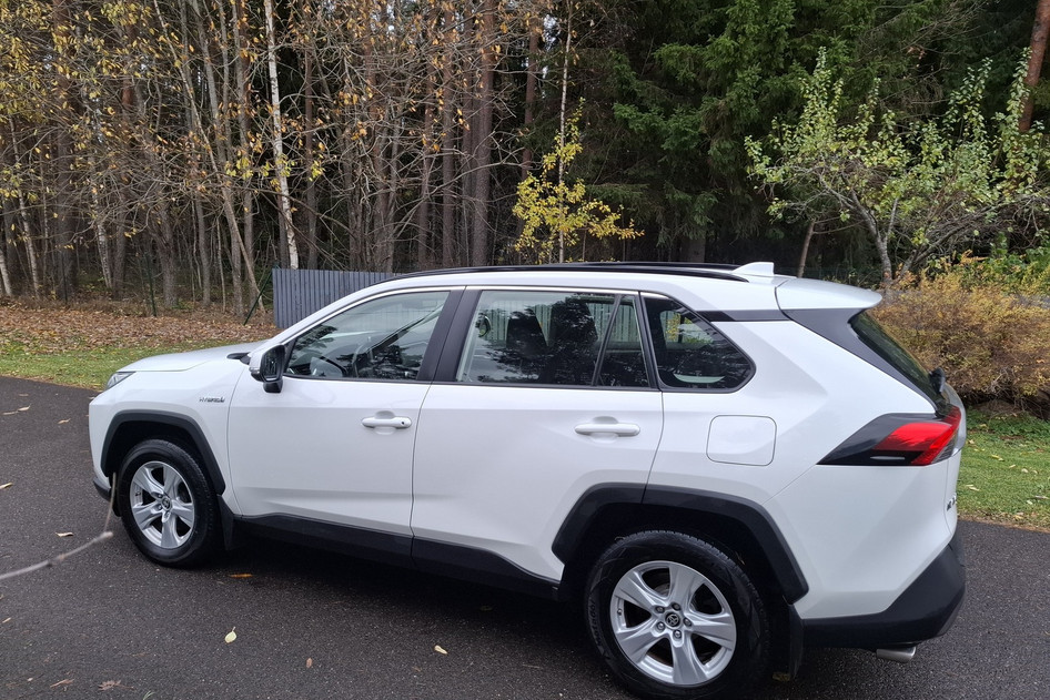 Toyota RAV4, 2021, 2.5, 131 kW, гибрид (бензин/электричество), автомат, полный привод