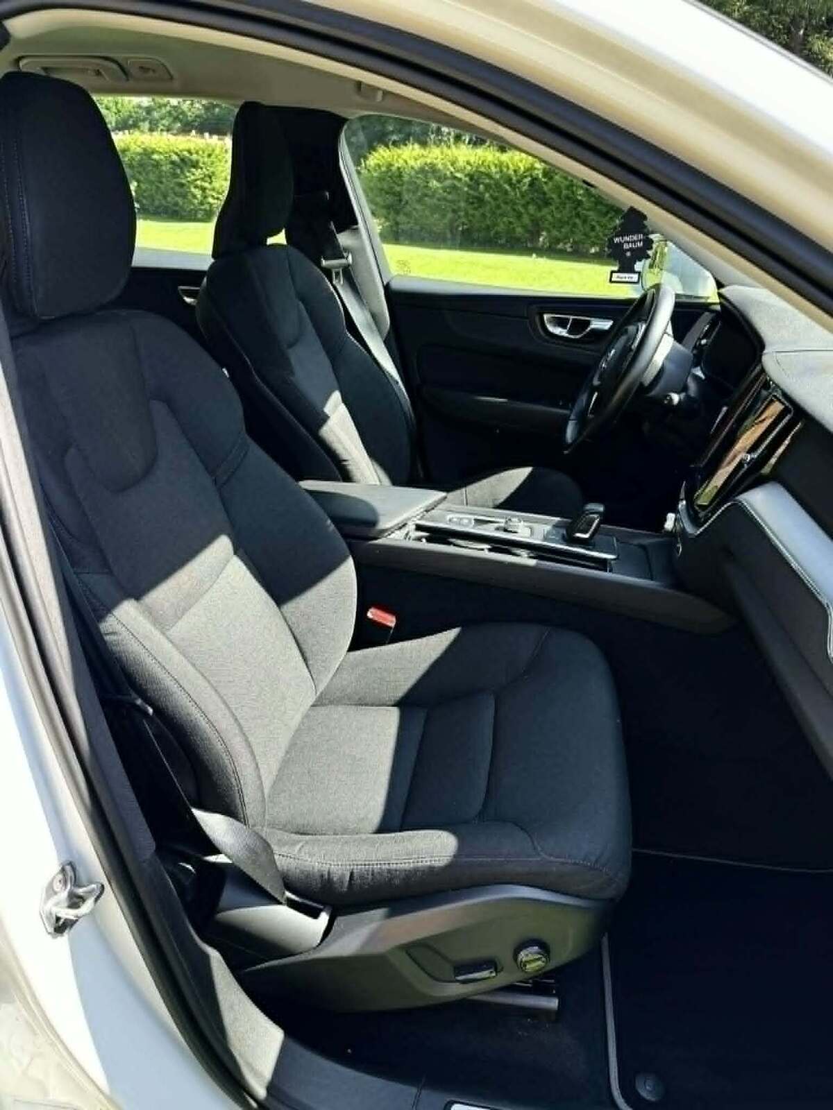 Volvo XC60 2020, photo 7/10