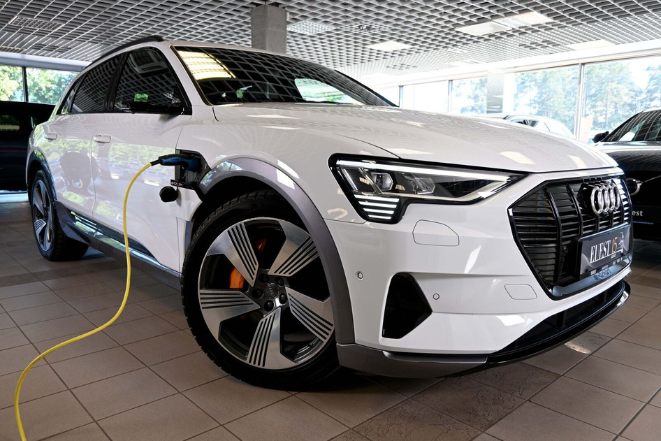 Audi e-tron, 2020, 158 kW, электричество, автомат, полный привод